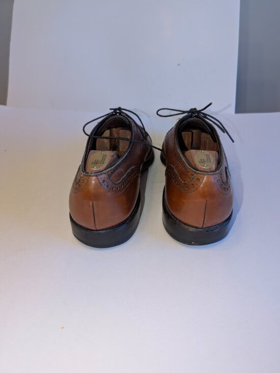 Allen Edmonds Brown Leather Cap-Toe Brogues main image 9